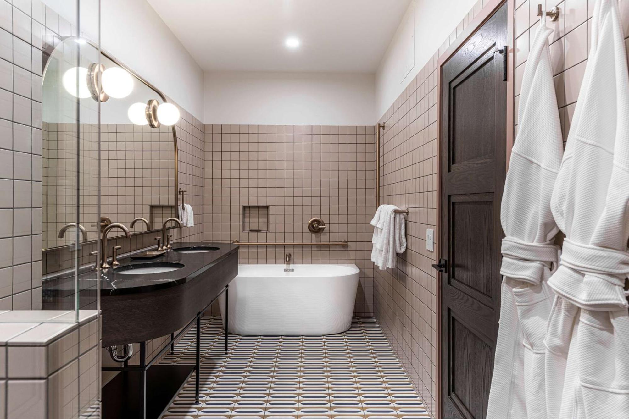 Hotel The Westley Calgary Downtown, Tapestry Collection By Hilton Exterior foto